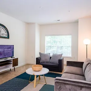 https://viagem-spacious-2br-with-gym-pool-balcony.1sthotelscharlotte.com